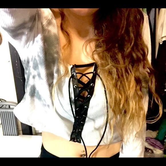 BOGO βπΌοΈHPπ Tie dye cropped lace up top - Picture 3 of 4
