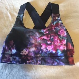 Lululemon sports bra