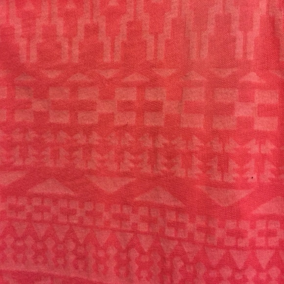 ❌SOLD❌ Pink Aztec tank - Picture 3 of 3