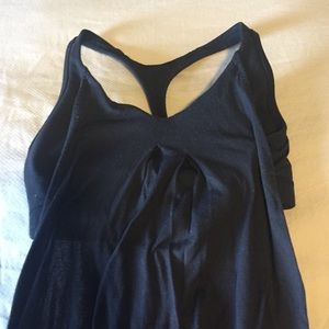Lululemon tank w built in bra