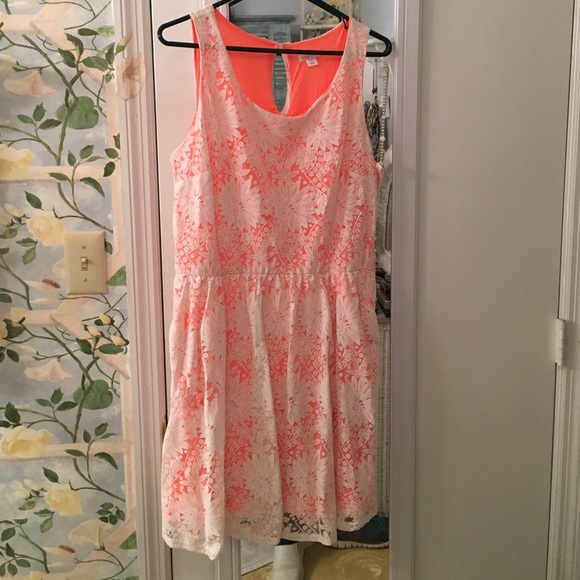 Coral and Lace dress 💖