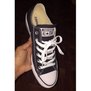 BRAND NEW! 🌟converse