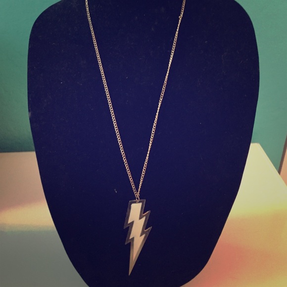 Lightening bolt necklace - Picture 1 of 2