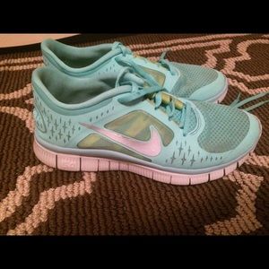 Nike free runs. Size 7!
