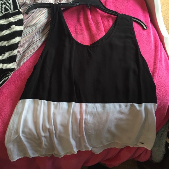 Guess tank, worn once trying to get rid of - Picture 1 of 3