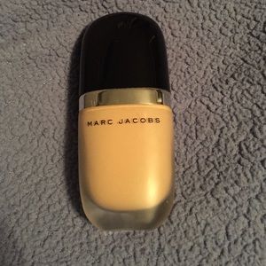Marc Jacobs genius gel foundation(ivory medium)