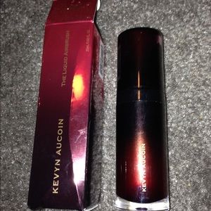 Kevyn aucoin the liquid foundation LQ09