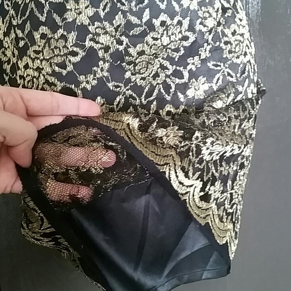 𝐓𝐚𝐡𝐚𝐫𝐢 Black Gold Lace Pencil Skirt new with tags Size 16 Petite - Picture 3 of 4