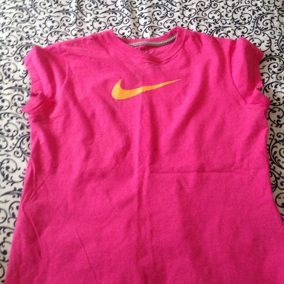 Nike shirt - Picture 1 of 2