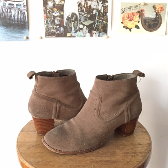 Urban Outfitters Dolce Vida Suede Ankle Boot