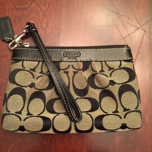 AUTHENTIC Coach clutch.