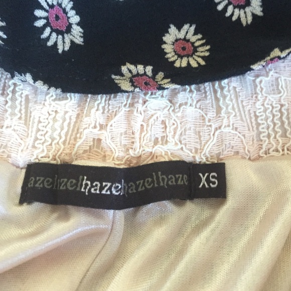 ❌SOLD❌ HP • Romantic Cream Lace Shorts • - Picture 3 of 4