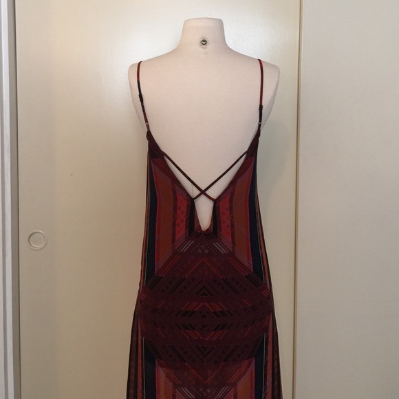 Like Mynded V-neck Dress - Picture 3 of 4