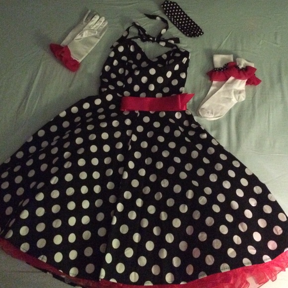 Super cute costume w/all accessories