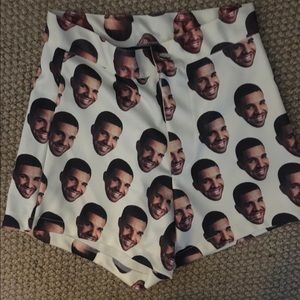 DRAKE HEAD SHORTS O-MIGHTY