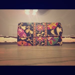 Retired Vera Bradley Suzani Wallet *NWOT*