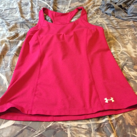 Under armor tank like new!