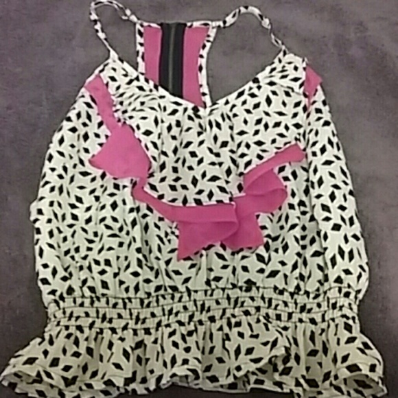 Ruffle diamond print top