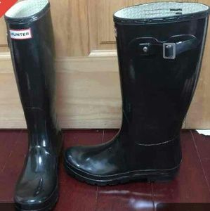 Hunter tall classic black glossy boots size 9