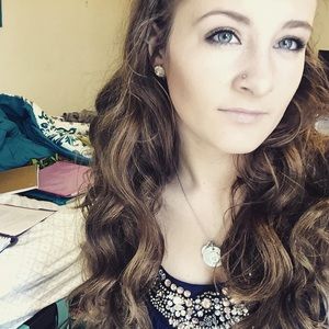 Meet your Posher, Leah