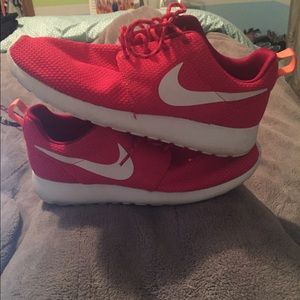 Women's Nike Roshe size 8