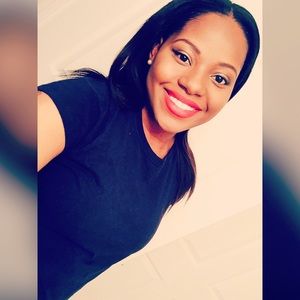 Meet your Posher, Alexia