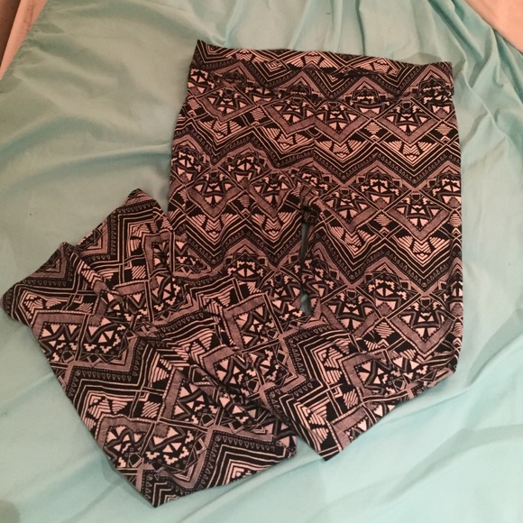 VS PINK Aztec legging large