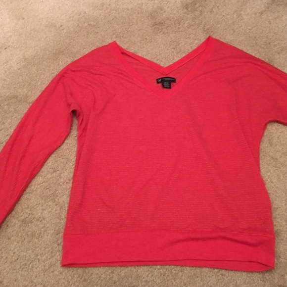 Coral American Eagle v neck