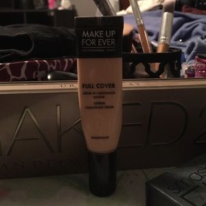 Make Up For Ever full cover concealer