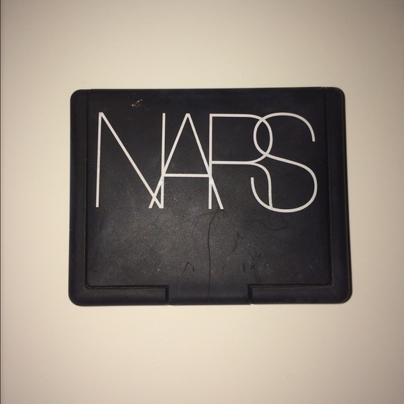 NARS illuminator miss Liberty