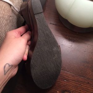 DVF platform wedge
