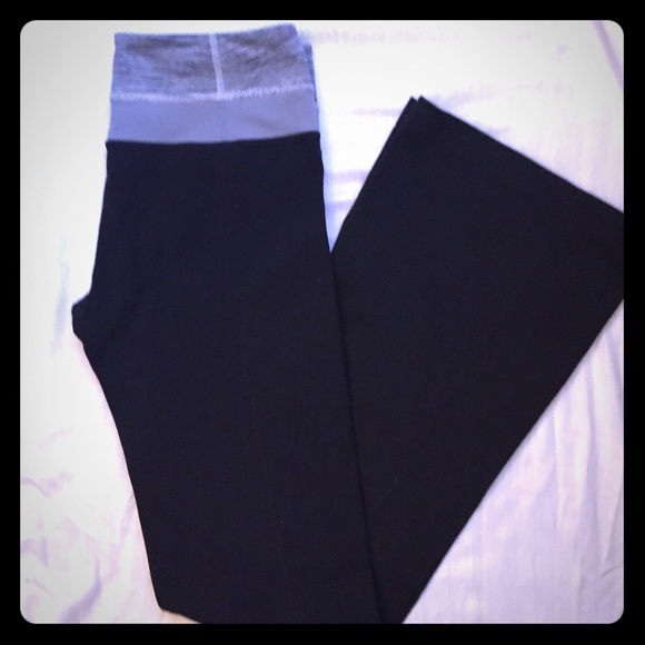 Lululemon Groove Gray waistband