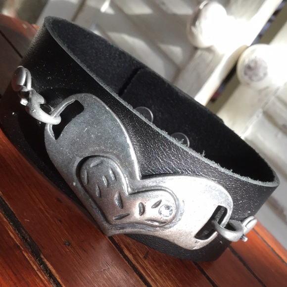 🎉HP🎉Sweet ❤️Heart❤Black or Brown Leather Cuff❤️ - Picture 2 of 4