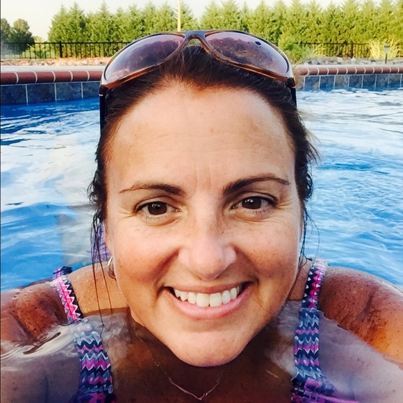 Meet your Posher, Lisa - Picture 1 of 1