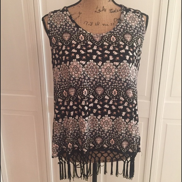 Romeo & Juliet Couture Tops - Romeo & Juliet Couture Top