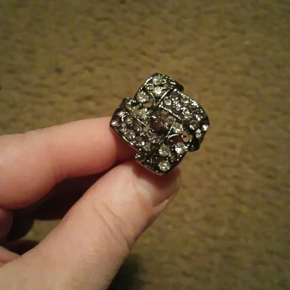 Jewelry bundle - Picture 2 of 3