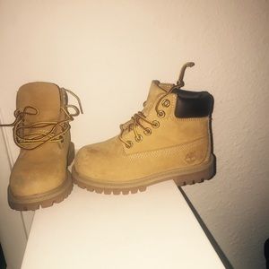 size 10 kids wheat colored timberland boots