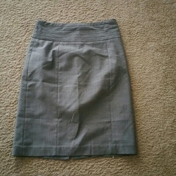 Grey H&M pencil skirt size 6