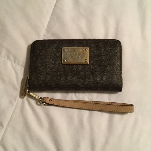 Michael kors wallet