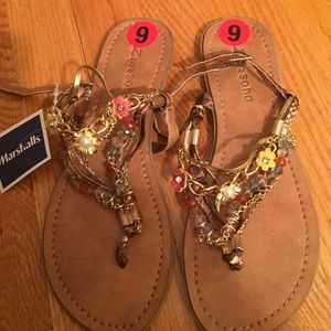 Zigisoho Sandals