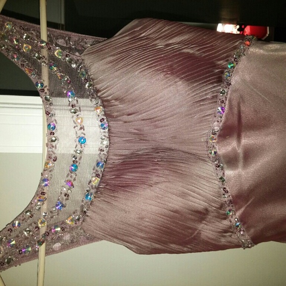 Size 2 formal gown - Picture 2 of 4