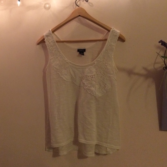 Rue 21 embroidered white tank top