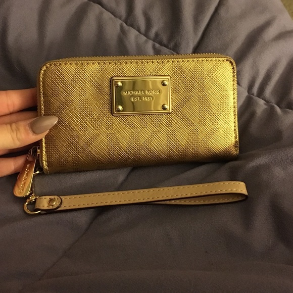Michael Kors wristlet wallet