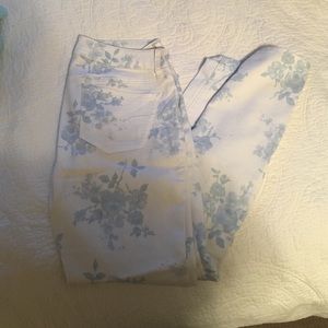 Floral spring jeggings.