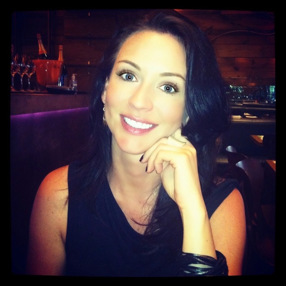 Meet your Posher, Julia - Picture 1 of 1