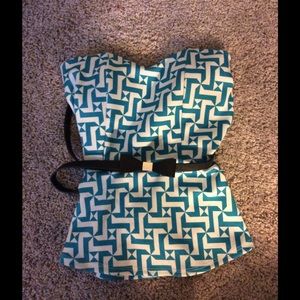 Sleeveless top with bow belt