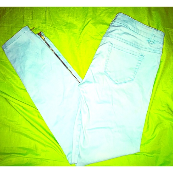 Cute blue skinny jeans