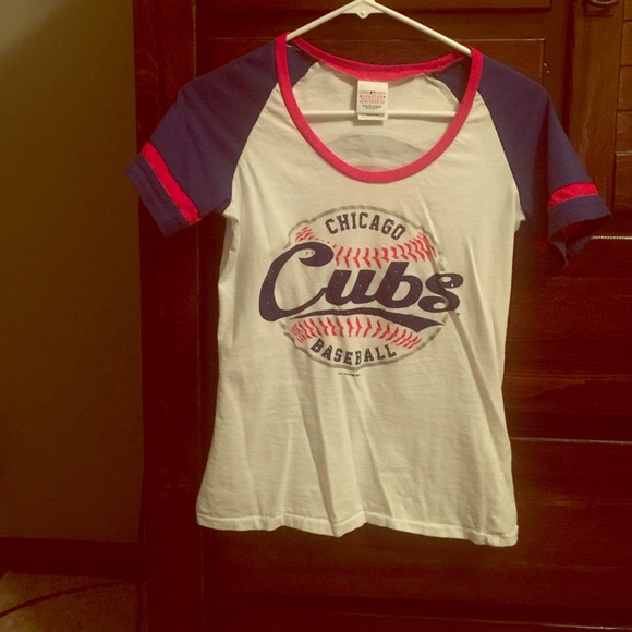 Hot Cubs t shirt worn once!!! Awesome piece