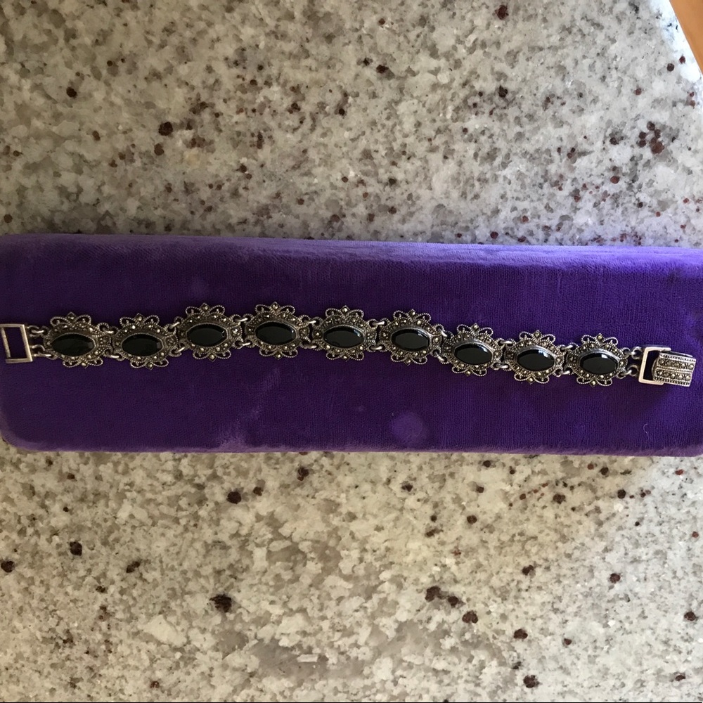 MARCASITE STERLING SILVER BRACELET LOVELY VINTAGE HAND CRAFTED ONYX EX COND - Picture 3 of 4