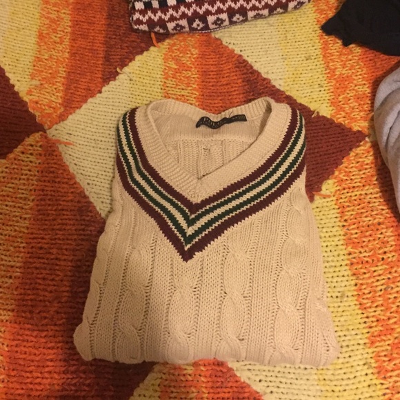 Small men's polo sweater